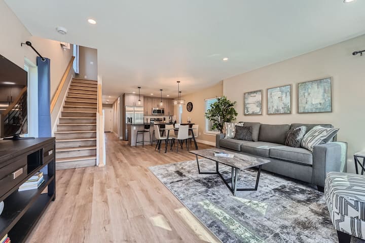 3br Home W/office, Garage, Private Yard - Denver