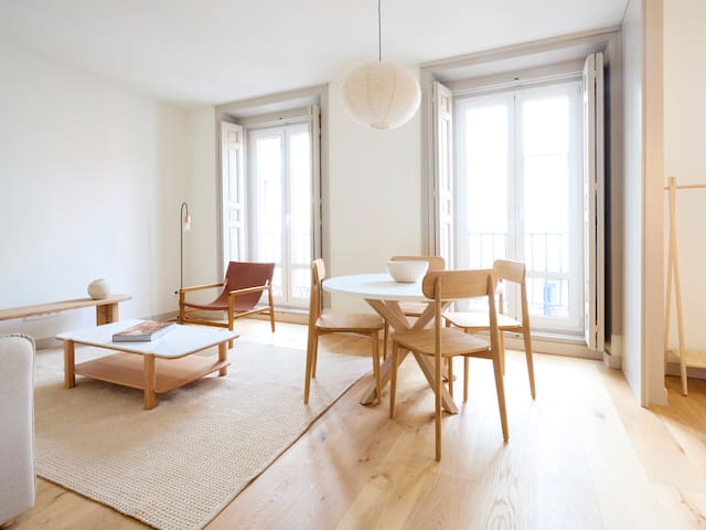 Exclusive luxury apartment in downtown Madrid