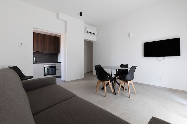 Le Dodici Porte: San Vitale 8 By Bologna District - Bologne