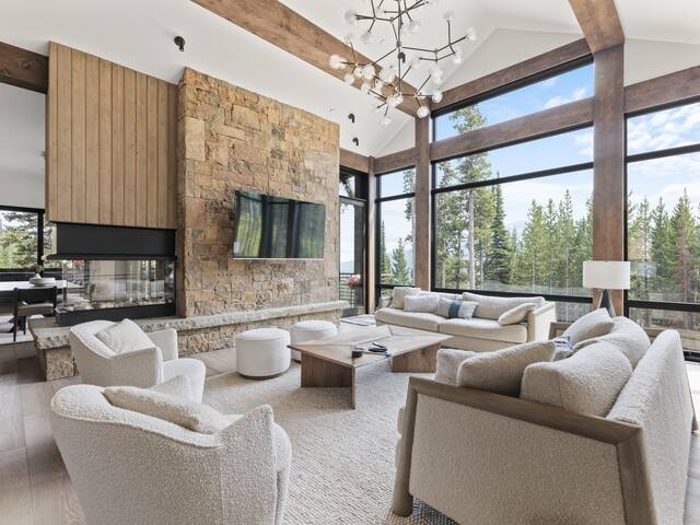 Luxury Vacation Rentals & Vacation Homes by Wander managed Airbnb listing 3