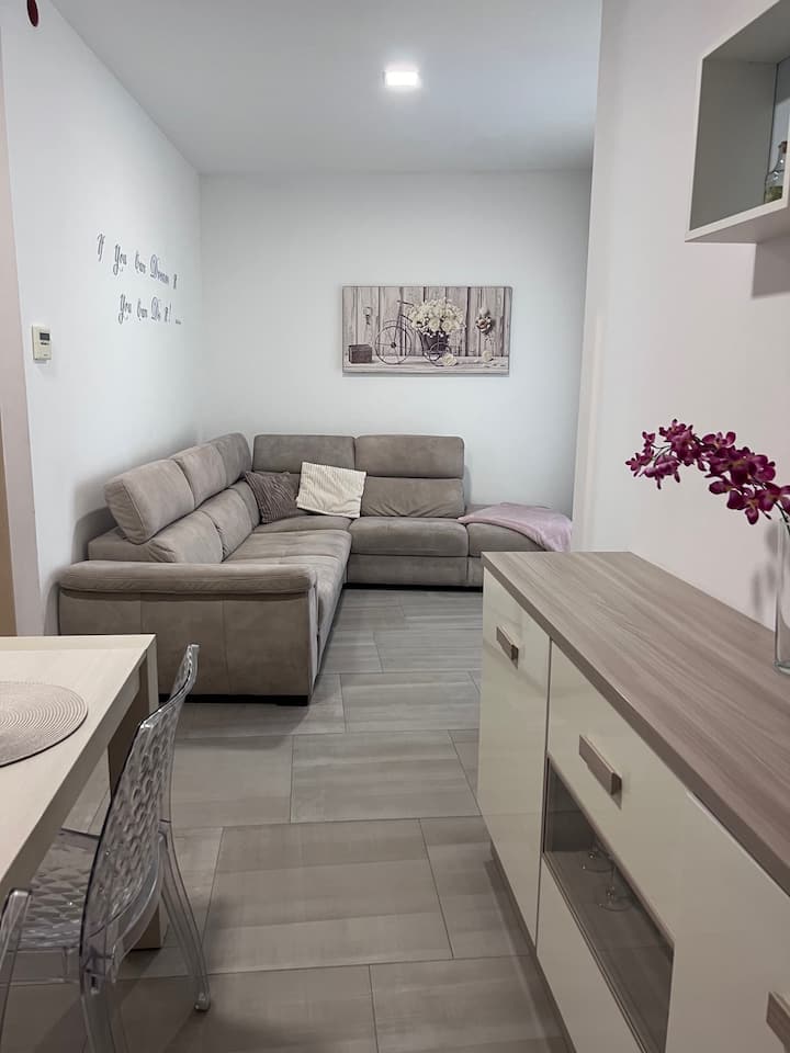 Smeralda Flats, 2 Camere Ampio Terrazzo & Parking - Olbia