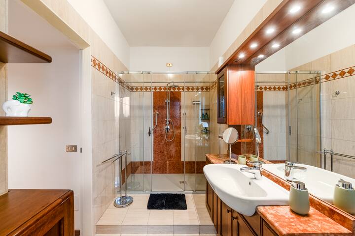 Navigli-Fashion District – 5min to metro gallery image 5