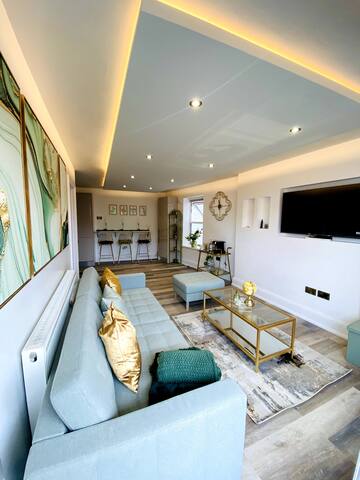 Luxury Shoreditch Penthouse! gallery image 3