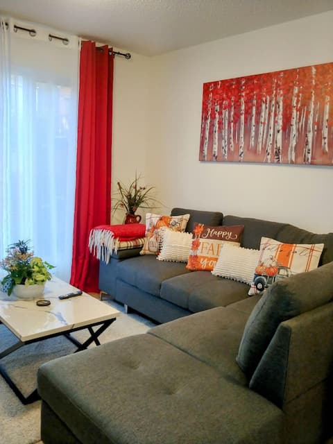 Top performing Airbnb: New 2 bed,1.5 bath townhouse, single garage. in Secord