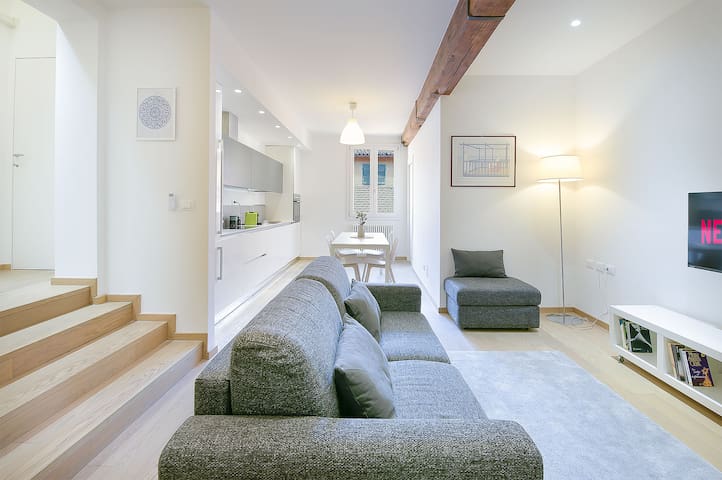 San Vitale 5 Stelle – Central Luxury Apartment