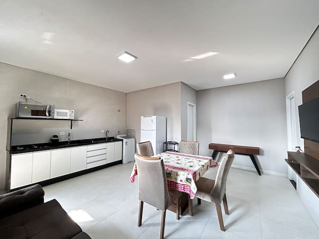 Entire home with 2 bedrooms in Matinhos - Apto 02 em Caiobá - 400m da Praia! Semi-novo