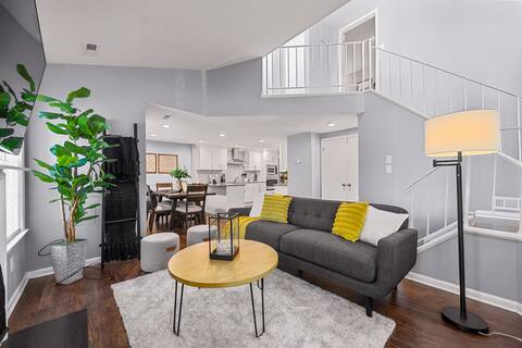 Playground | Kid & Pet Friendly!