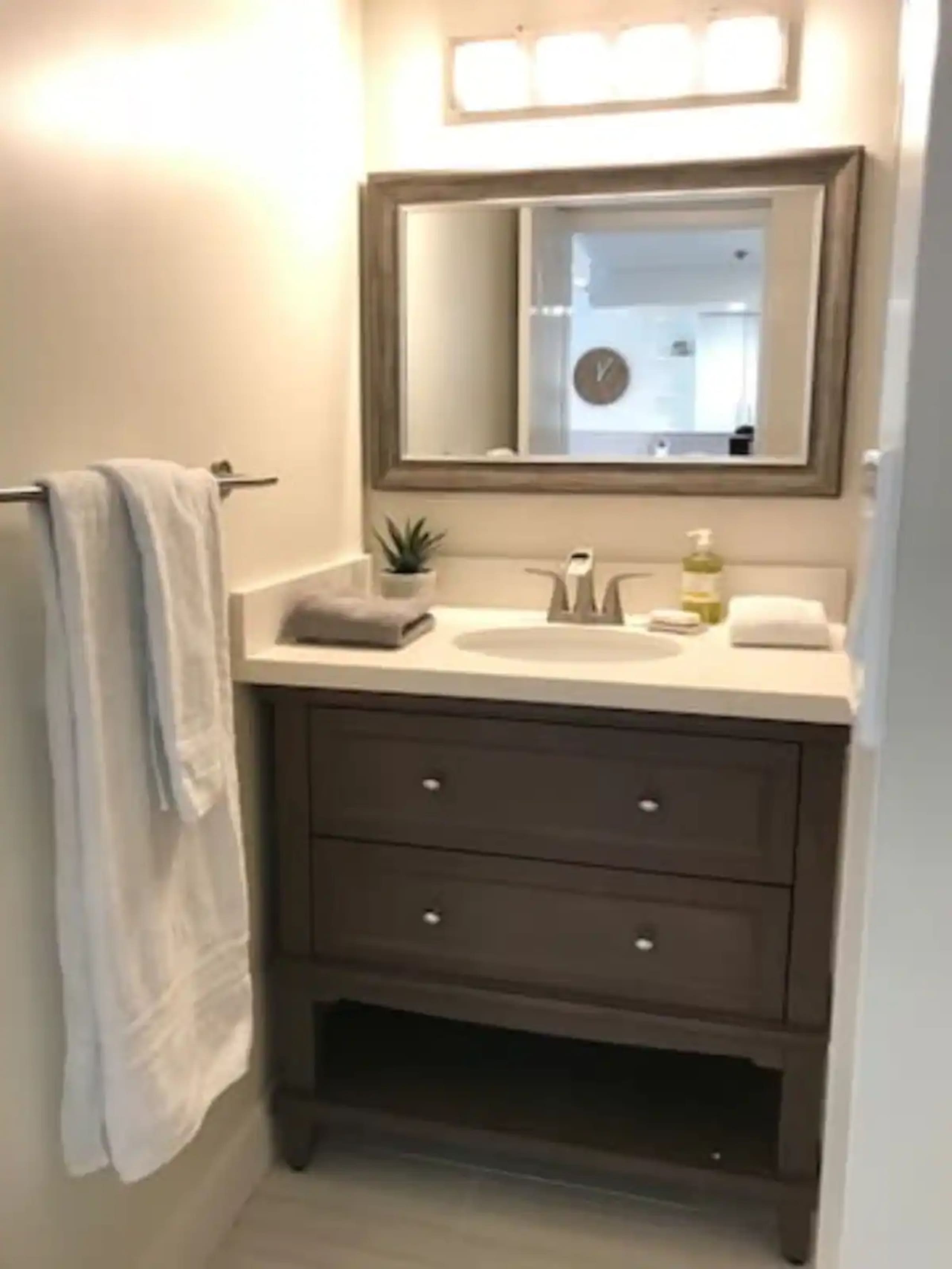 Hotel in Honolulu · ★4.36 · 1 bedroom · 2 beds · No bathroom - Image 10