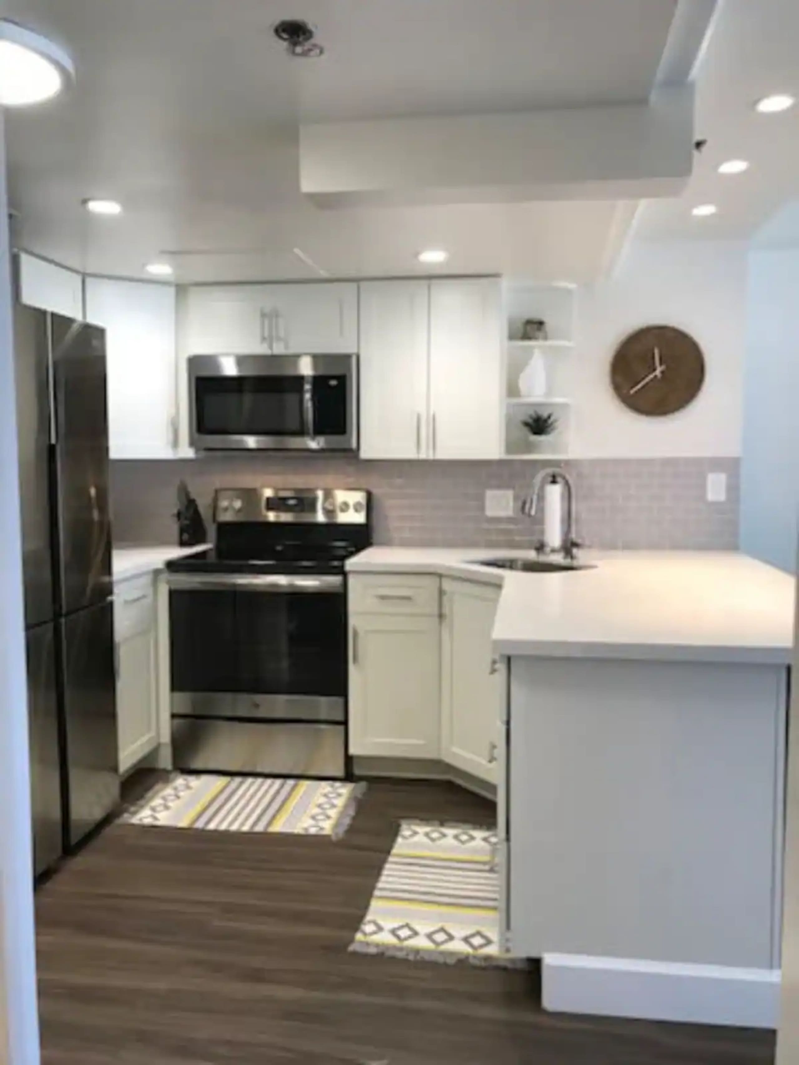 Hotel in Honolulu · ★4.36 · 1 bedroom · 2 beds · No bathroom - Image 3