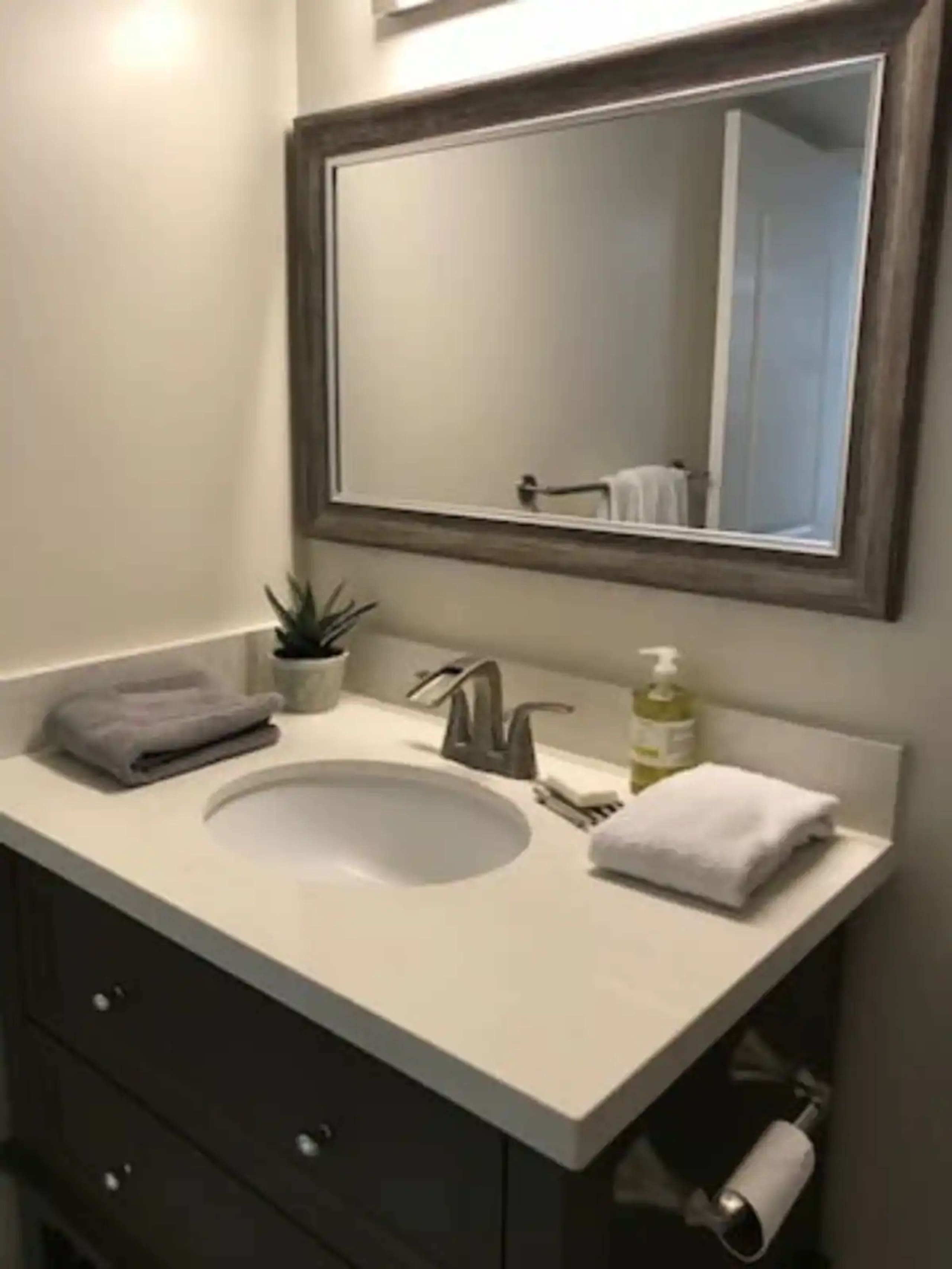 Hotel in Honolulu · ★4.36 · 1 bedroom · 2 beds · No bathroom - Image 11