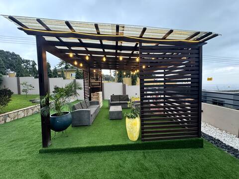 3 BR Tranquil Luna Home with Pool (Peduase/Aburi)