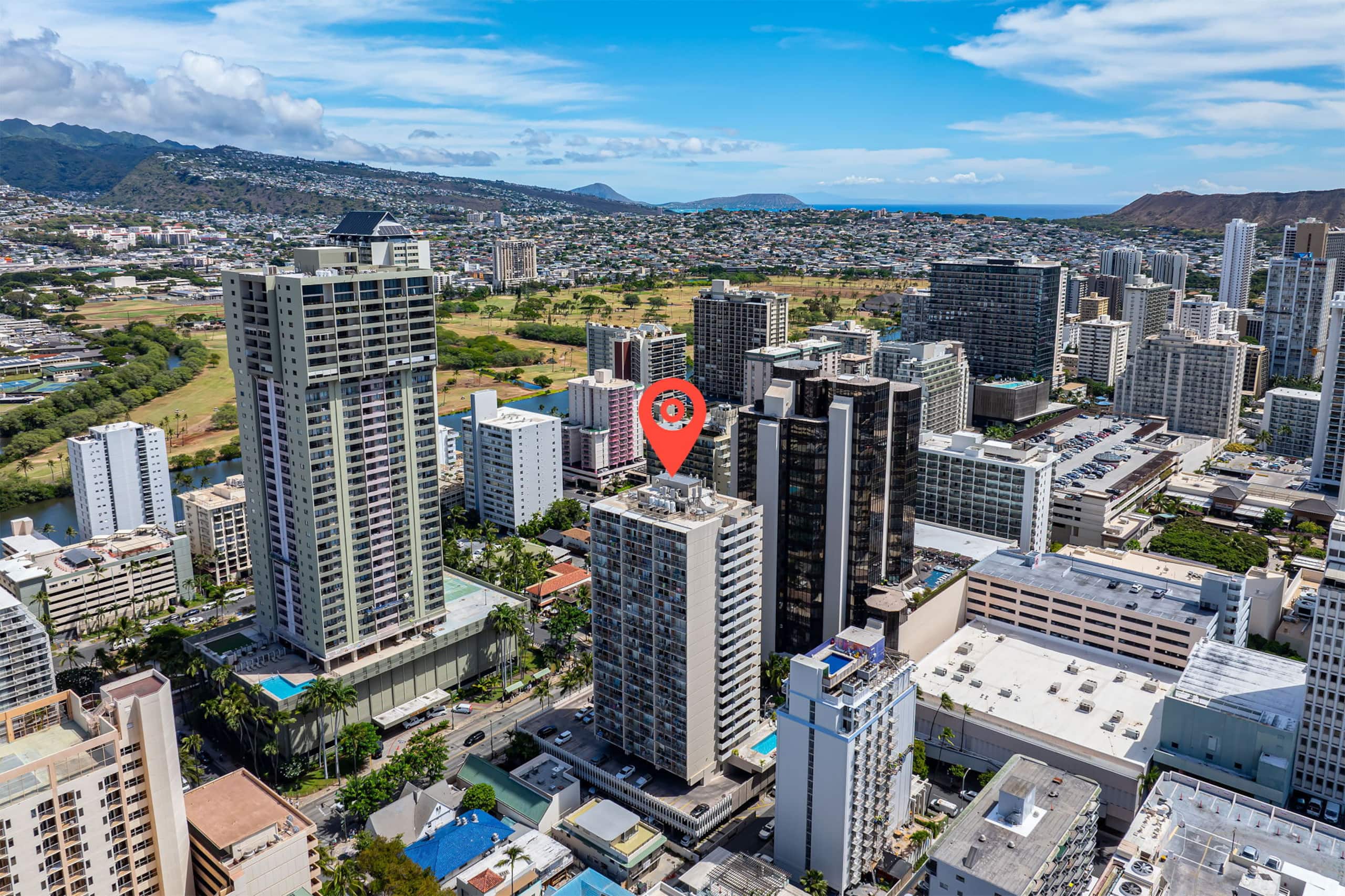 Luxury Waikiki Condo w/ Retro Charm & FREE Parking - Image 30