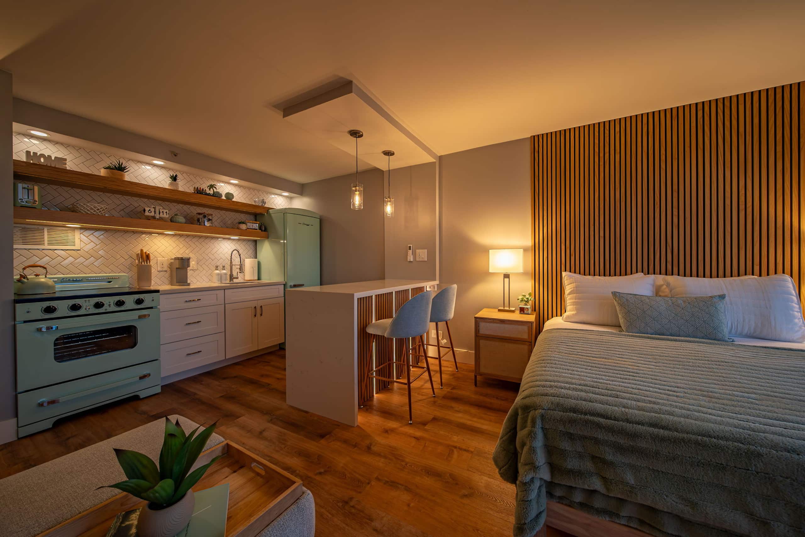 Luxury Waikiki Condo w/ Retro Charm & FREE Parking - Image 14