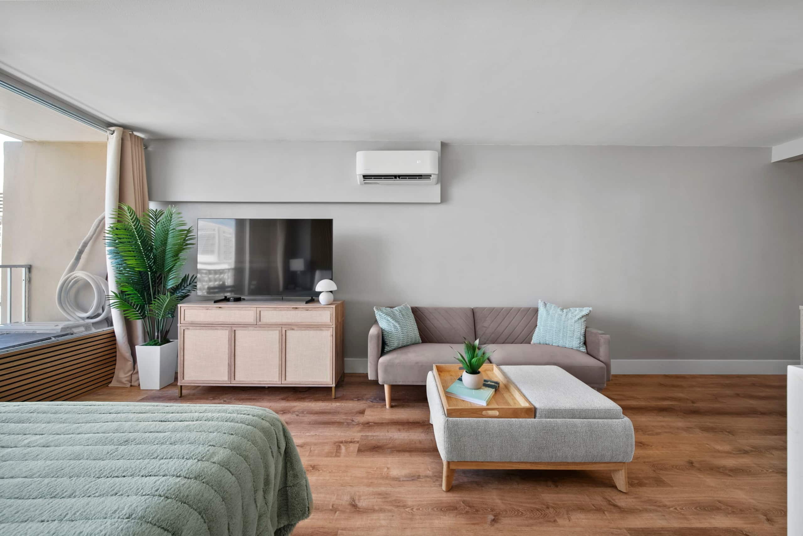 Luxury Waikiki Condo w/ Retro Charm & FREE Parking - Image 6