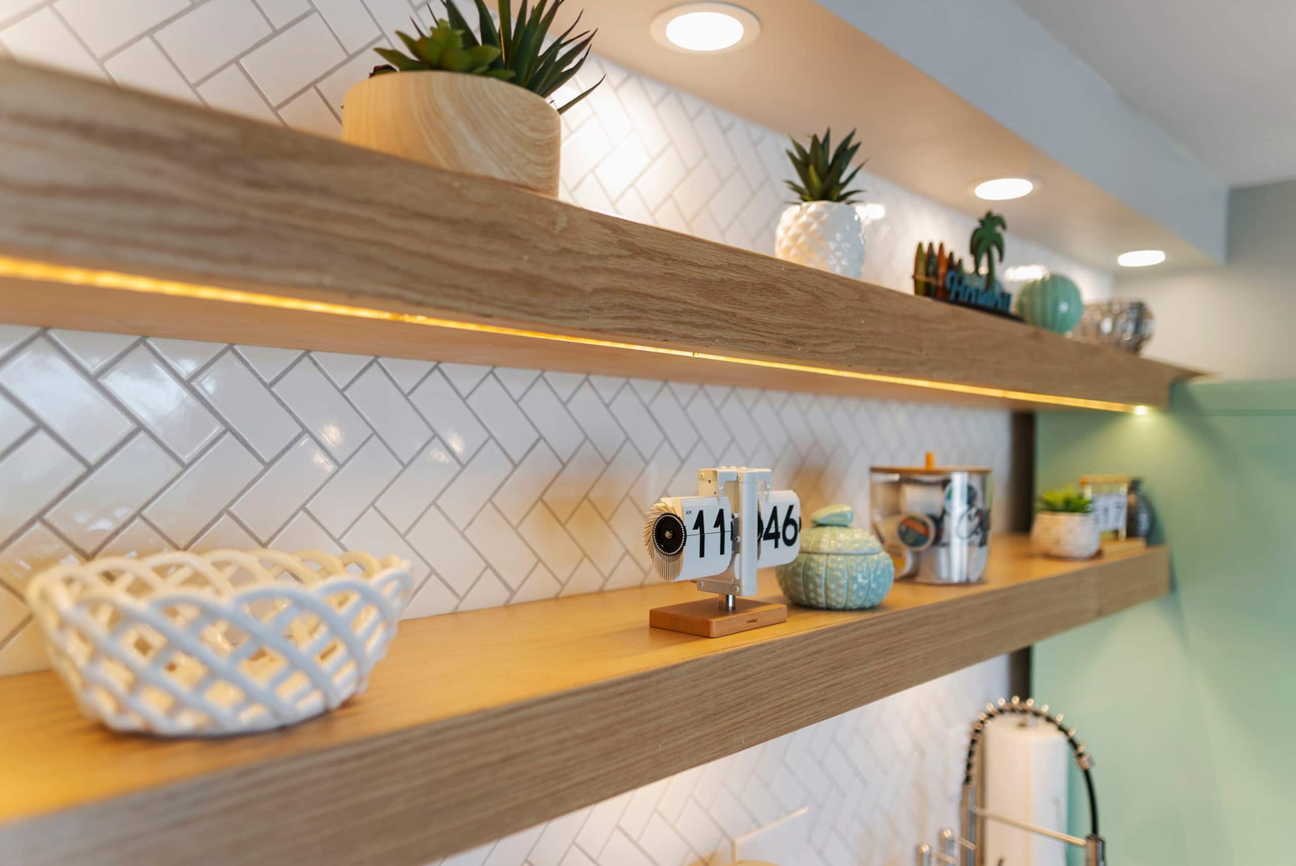 Luxury Waikiki Condo w/ Retro Charm & FREE Parking - Image 10