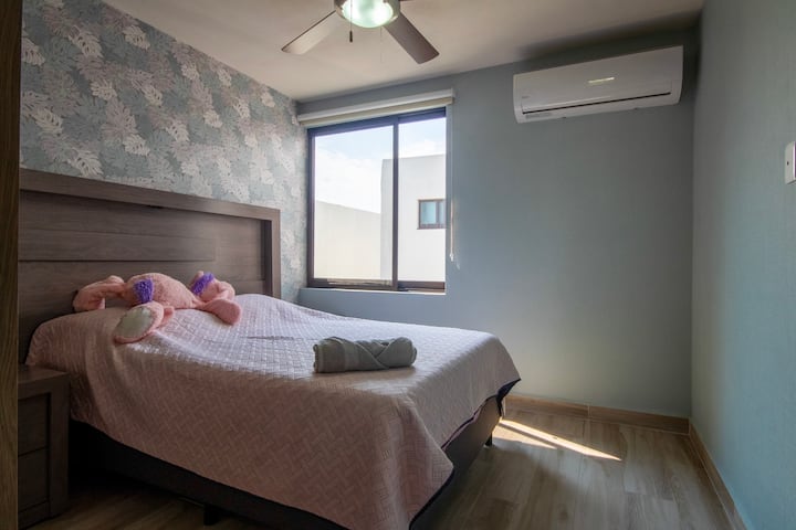 Aqui podrás apreciar un increible video de este hermoso departamento:

https://adobe.ly/3Nrq5pV