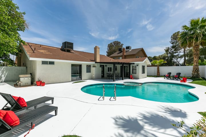 Chic 5BR Home w/ Pool, Patio, Near Las Vegas Strip