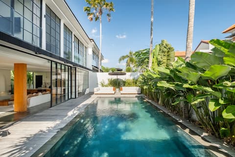 Casa Siella: Stylish Retreat 7 Min to Beach