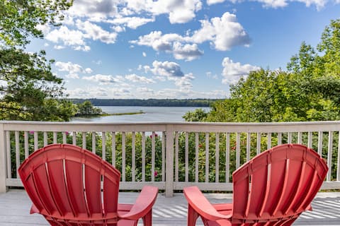 Bayfront-kayaks-firepit-grill-king beds-sunsets