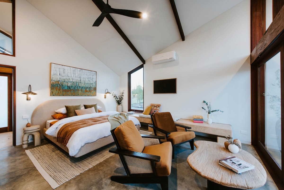 Successful Airbnb property: Oak Studio @ Kavillo in Mid Western Regional Council