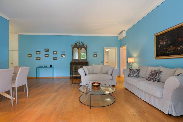 Amazing apartment, short walk from San Babila gallery image 4