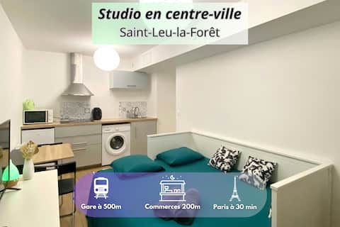 New studio near town center, train station 500m