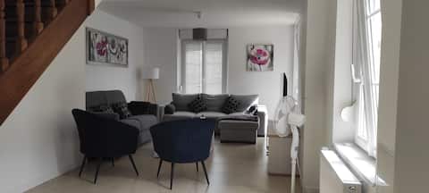 Spacious and bright home near Airport