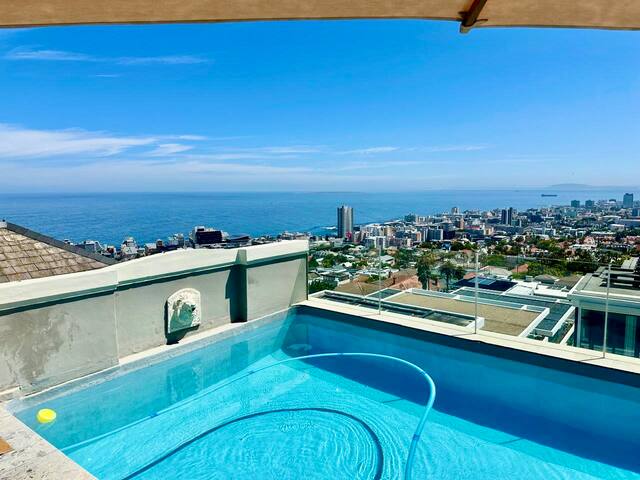 Cape Town Fresnaye 4 Bedroom Villa 222 – Sea Views gallery image 4