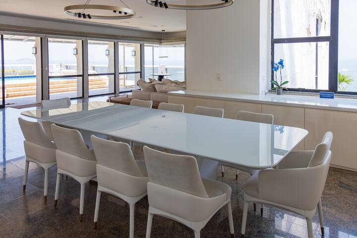 900 sqm 6BR Oceanfront Villa gallery image 4