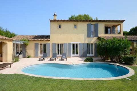 Villa-Provence-Pont-Royal