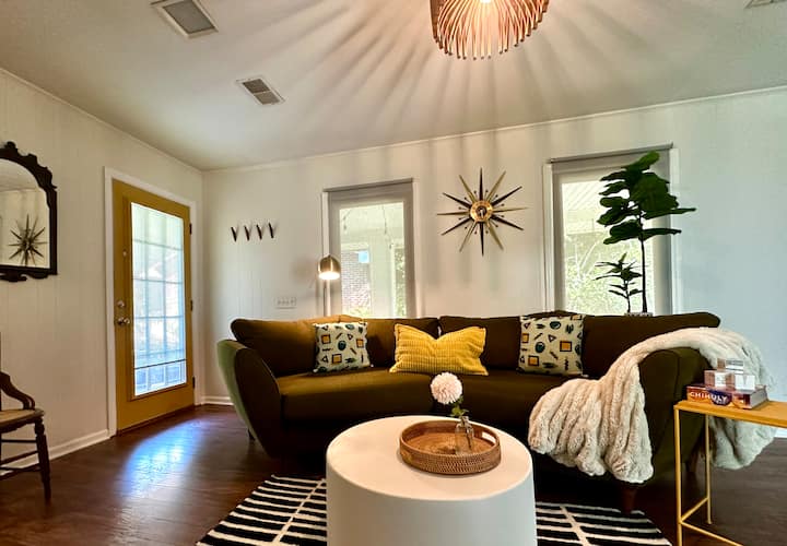 Eclectic+bright Vintage Delight! - North Charleston