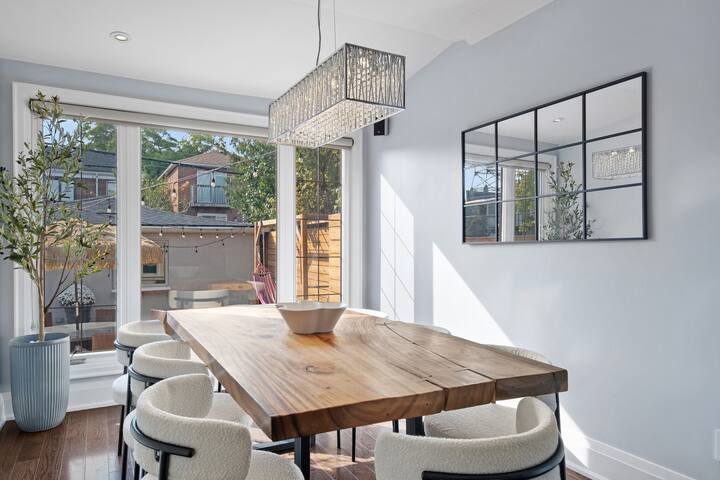 Group Getaway | Games | BBQ | 15 mins to Downtown gallery image 4