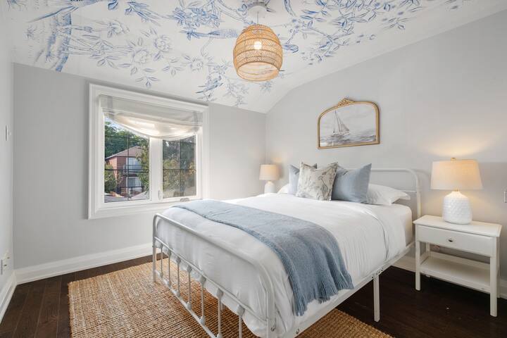 Group Getaway | Games | BBQ | 15 mins to Downtown gallery image 2