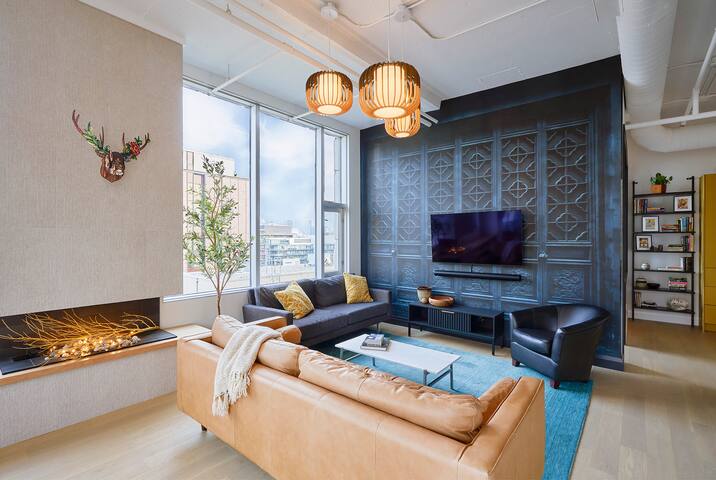 *WOW* Remarkable SkyLoft 2 bdrm gallery image 5