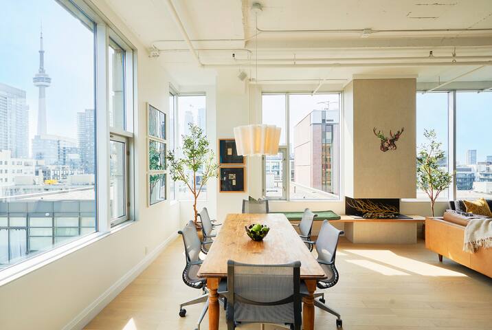 *WOW* Remarkable SkyLoft 2 bdrm gallery image 4