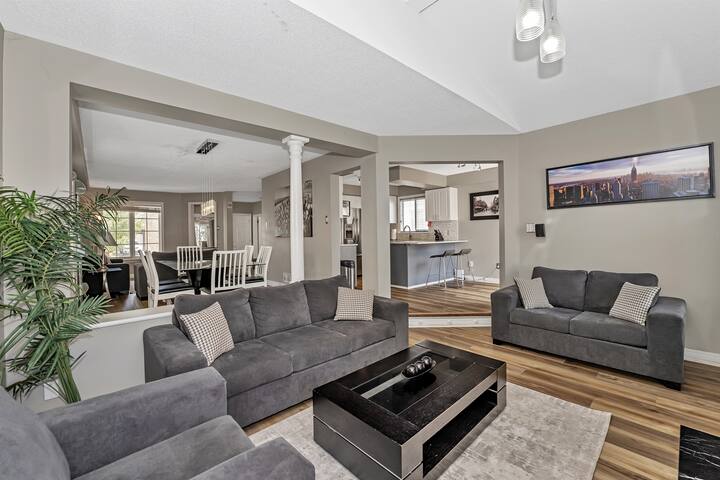 Luxurious single home close to Airport & DT gallery image 2