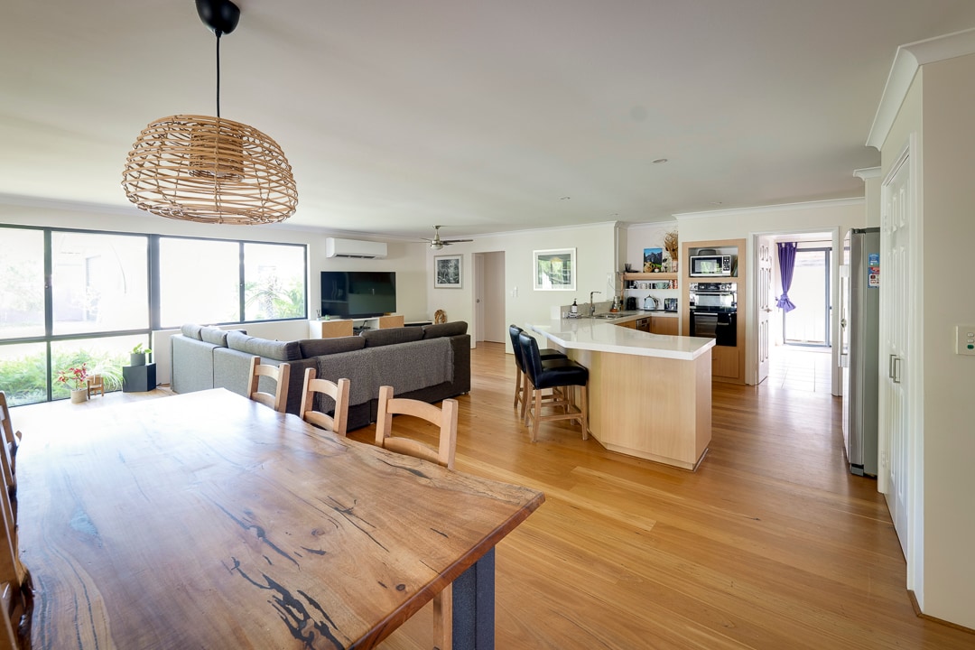 Successful Airbnb property: Relax to the Max - Pet Friendly Beach Retreat in Geographe