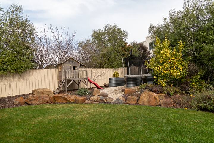 Lachlan Retreat, luxury entertainer Launceston gallery image 3