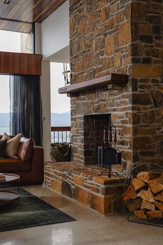 Lachlan Retreat, luxury entertainer Launceston gallery image 2