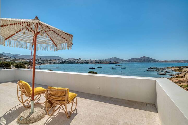 Beachfront Villa with Private Pool in Naousa gallery image 5