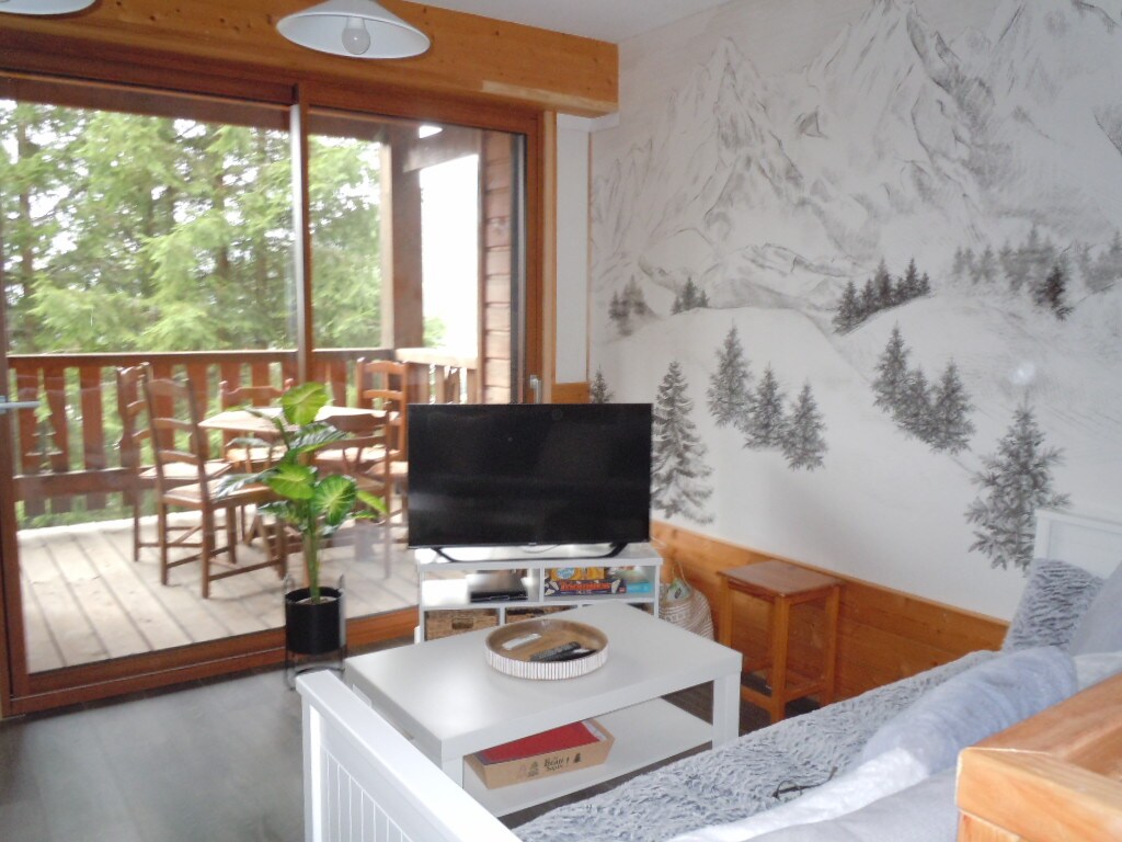 Popular Airbnb listing: Terrace apartment in Lioran in Laveissière