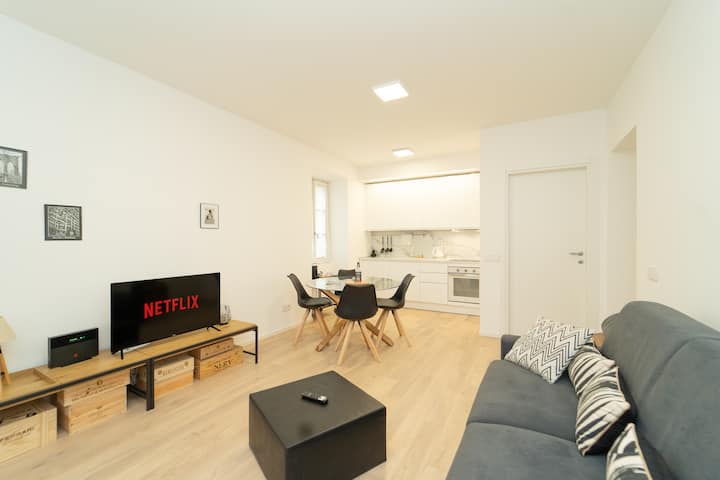 Anna's Lake Apartment - Como - Como
