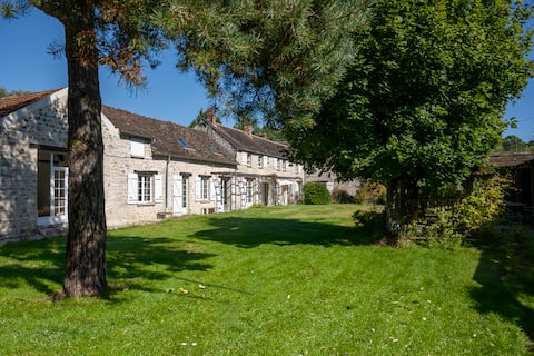 Wonderful 360m2 house at the gates of the forest