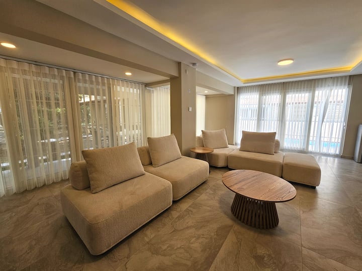 Luxury 5br Villa W/ Private Pool & Beach Access - Dikili