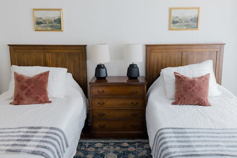 Close to hospital, Expo Center, York College