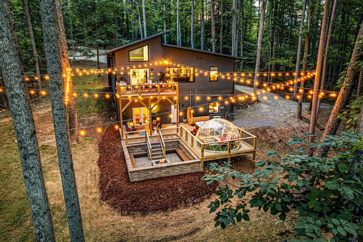 Lamplighter House: Games, Hot Tub, Firepit, Movie