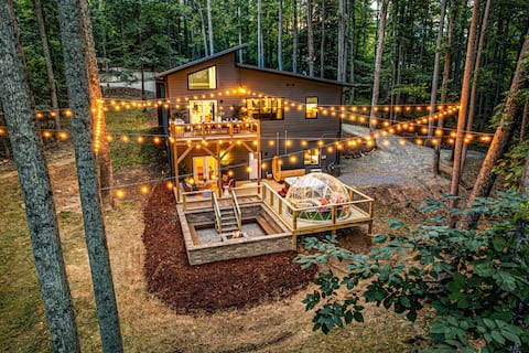 Lamplighter House: Games, Hot Tub, Firepit, Movie