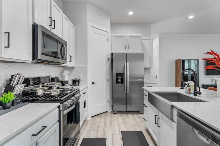 Full kitchen 1 image 1