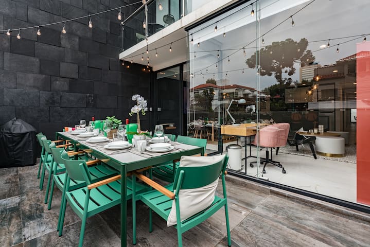 Stylish Polanco Duo Steps from Lincoln Park