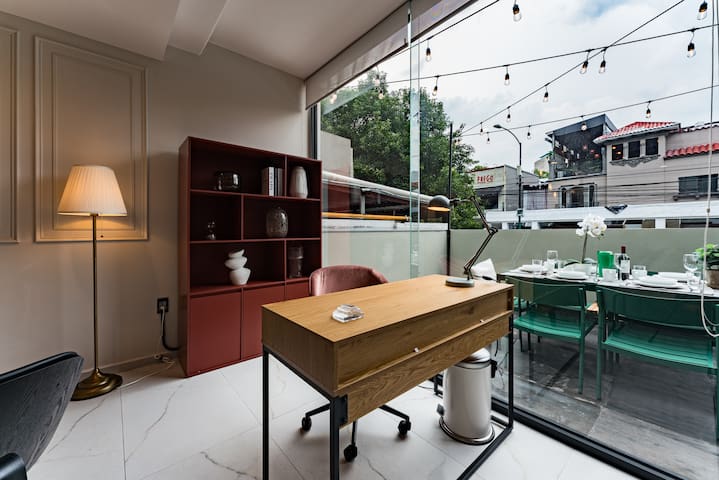 Stylish Polanco Duo Steps from Lincoln Park gallery image 3